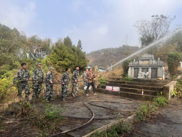 新下陆街道办开展森林防火演练，实战练兵