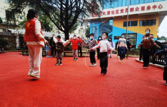 大塘社区：童心跳跃 绳舞飞扬