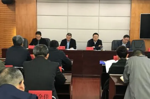 市政府召开党组理论学习暨常务会议